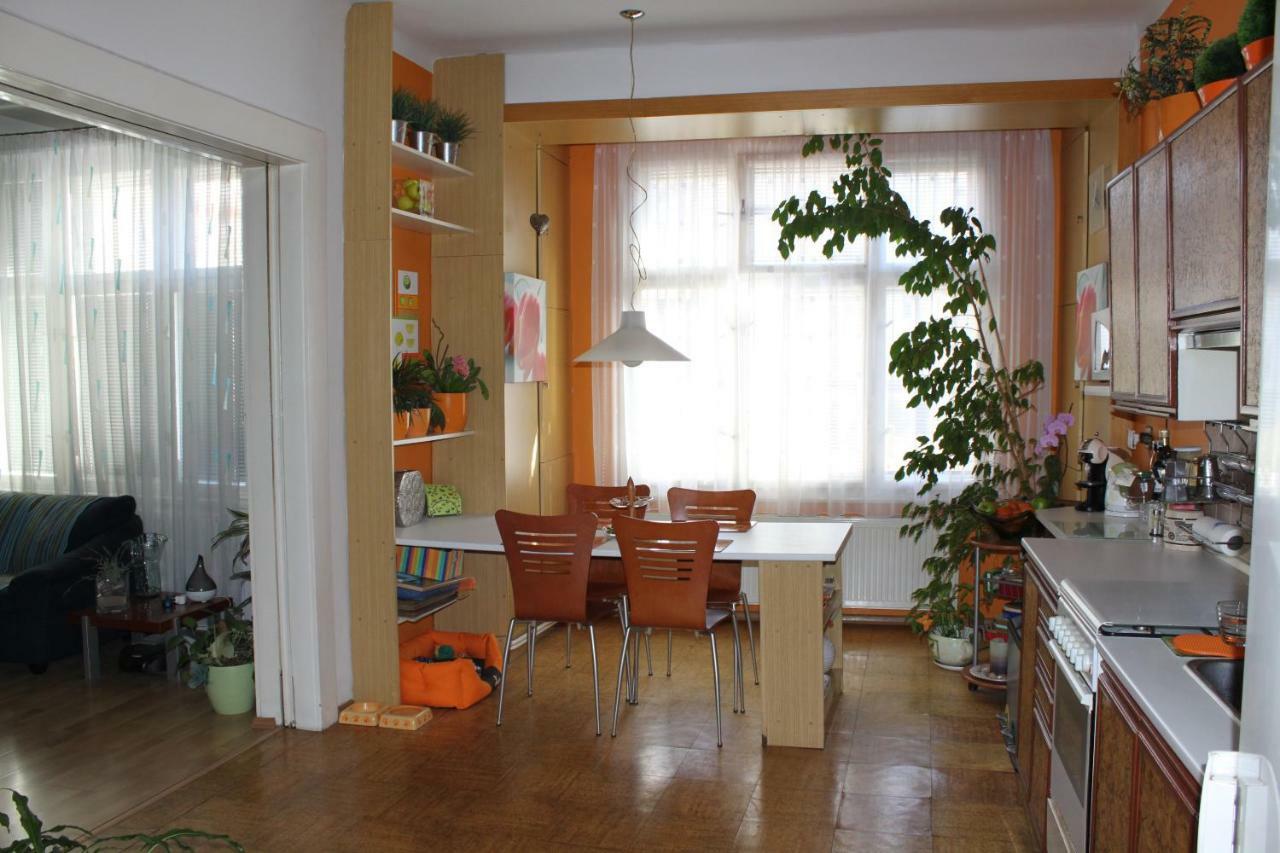 Cosy Apartment Under The Tower Prague Exterior photo