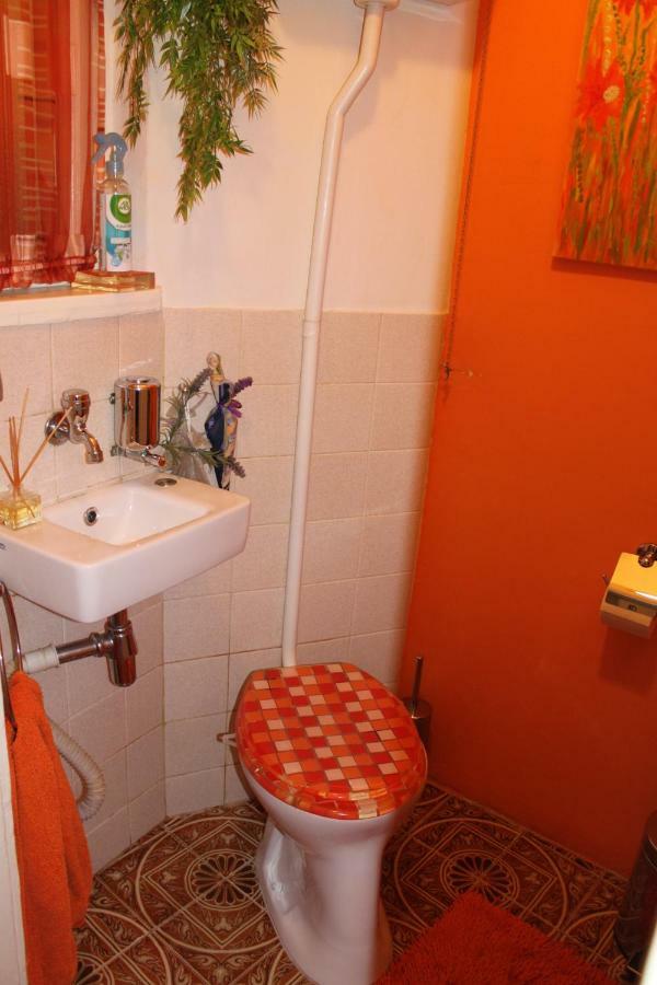 Cosy Apartment Under The Tower Prague Exterior photo